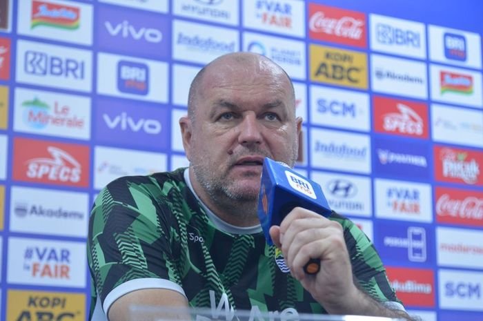 Siap Hapus Kutukan, Pelatih Persib Janji Kalahkan Bali United
