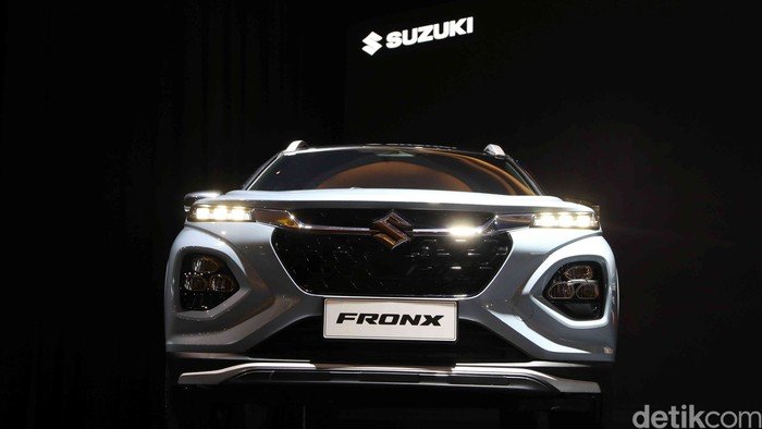 tampang-suzuki-fronx-yang-baru-meluncur-di-ri-harganya-mulai-rp-250-jutaan-1748416735649